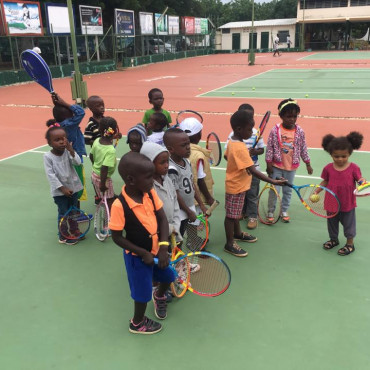 Distribution de matériels de tennis